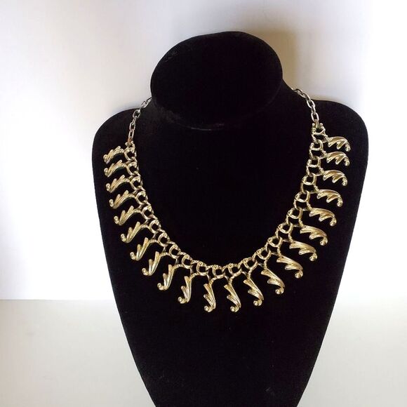 Vintage Sarah Coventry Silver Tone Leaf Necklace, 1960s - Picture 2 of 7